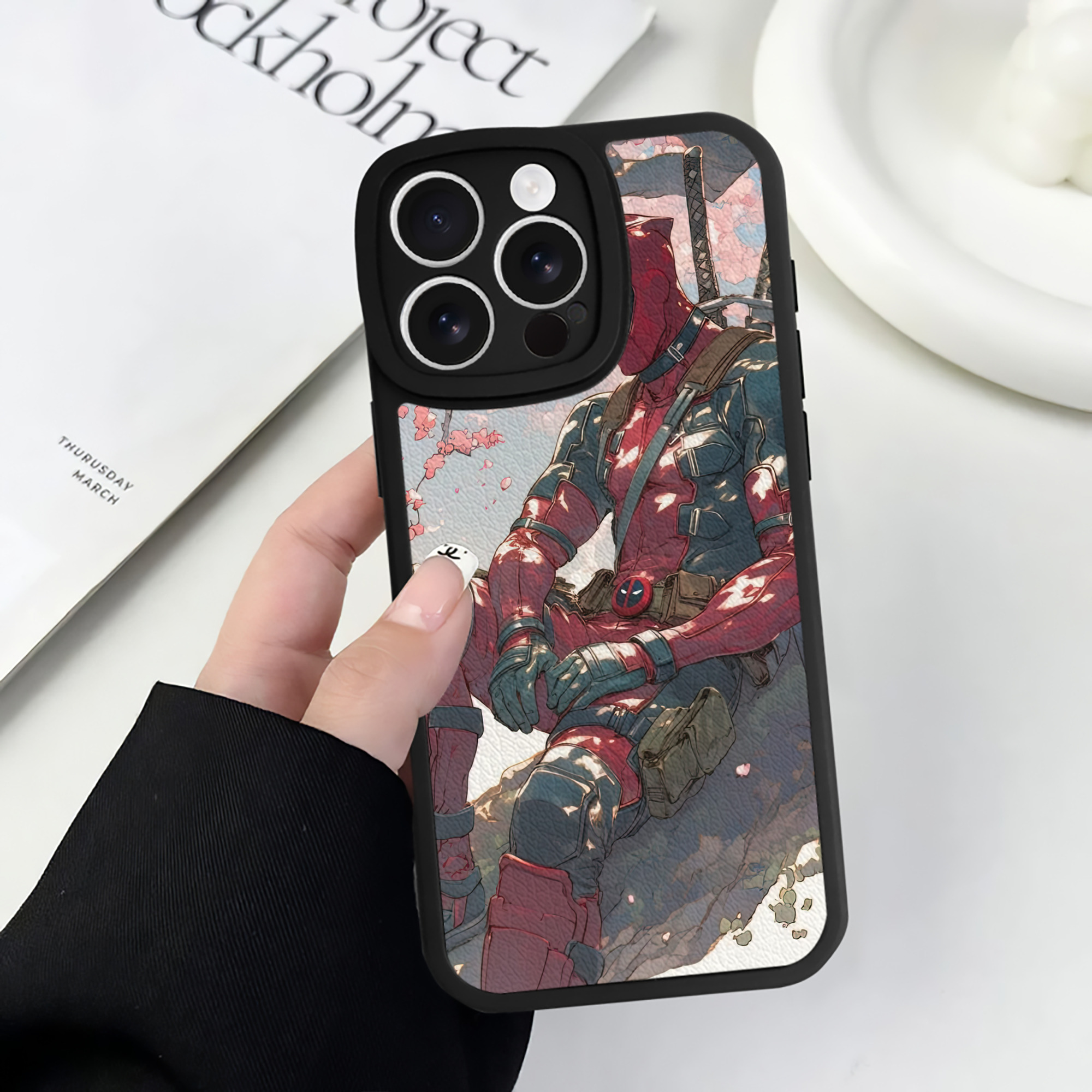 （画像用） Deadpool デッドプール 【iPhone 16シリーズ対応】シリコンスマホケース（レザー調） 材質：シリコン